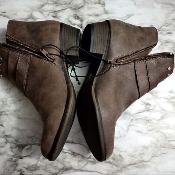 ANA Alford Brown Faux Suede Ankle Boot Size 7.5 - Picture 4 of 10